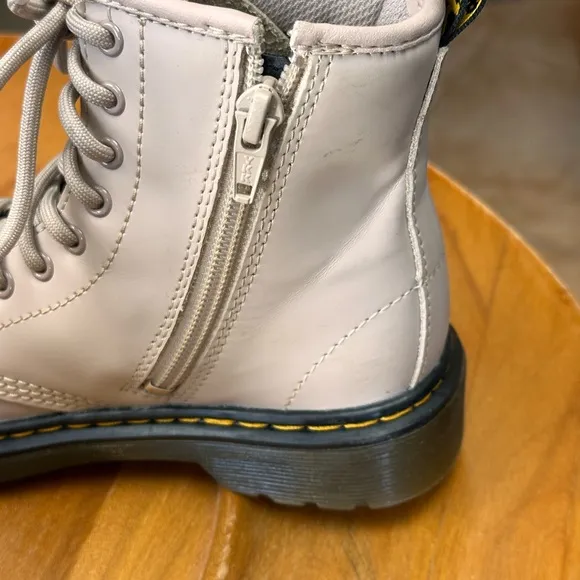 Dr. Martens NWB Kids Size 13 the Romario in vintage taupe boots