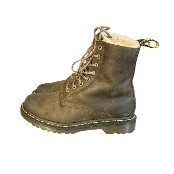 Dr. Martens Serena 1460 WOMEN'S FAUX FUR LINED LACE UP BOOTS Size 7
