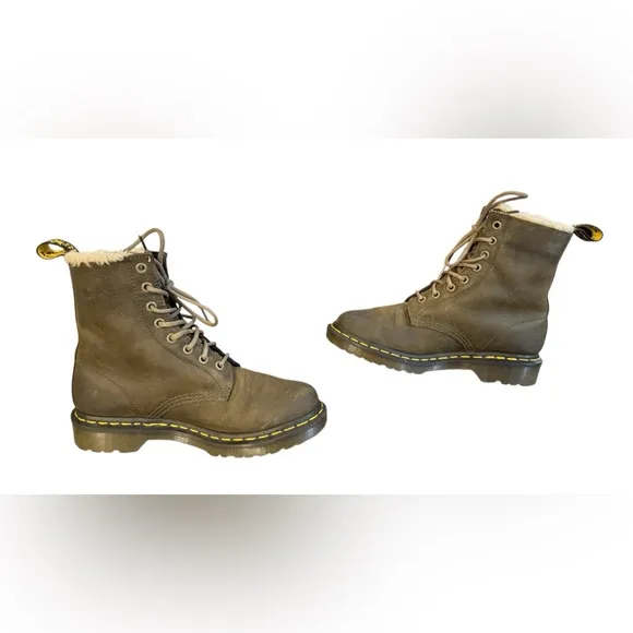 Dr. Martens Serena 1460 WOMEN'S FAUX FUR LINED LACE UP BOOTS Size 7