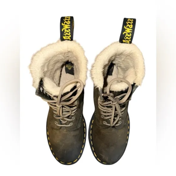 Dr. Martens Serena 1460 WOMEN'S FAUX FUR LINED LACE UP BOOTS Size 7