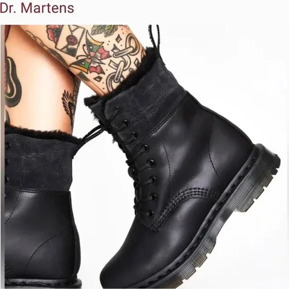 Dr Martens Women’s 1460 Kolbert black boots size 8.