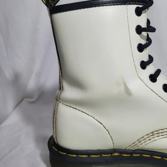 Dr Martens Women's 1460 Smooth White Combat Boots Size 7 Used