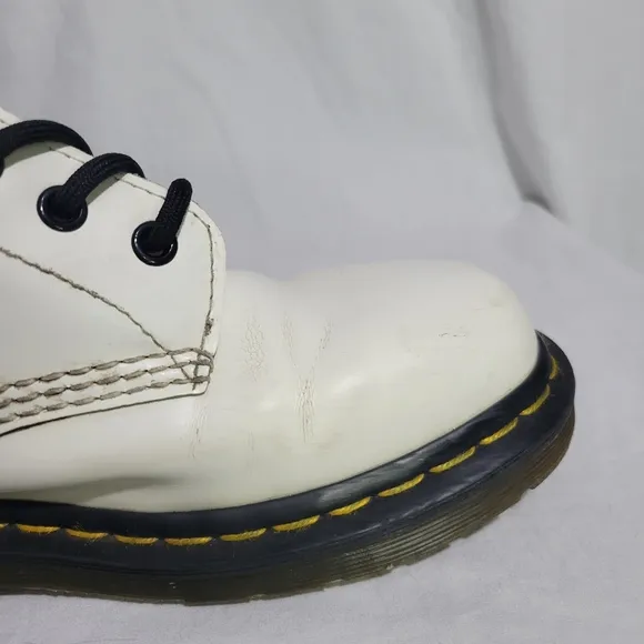 Dr Martens Women's 1460 Smooth White Combat Boots Size 7 Used