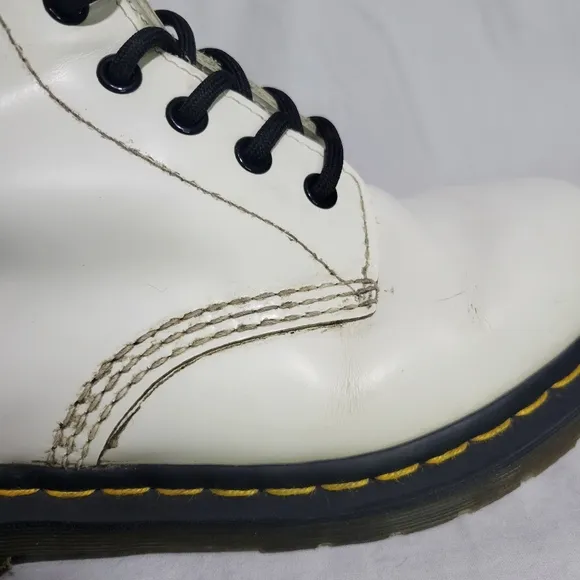Dr Martens Women's 1460 Smooth White Combat Boots Size 7 Used