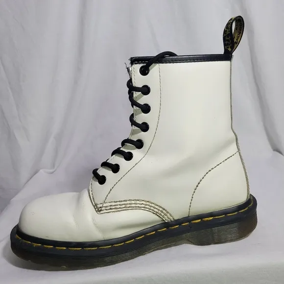 Dr Martens Women's 1460 Smooth White Combat Boots Size 7 Used