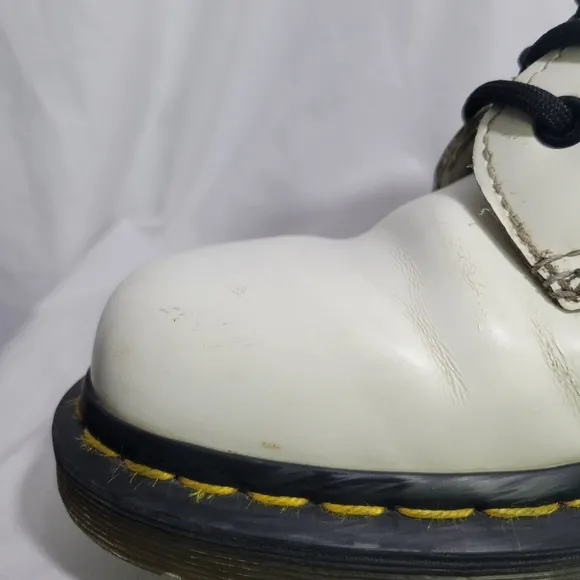 Dr Martens Women's 1460 Smooth White Combat Boots Size 7 Used