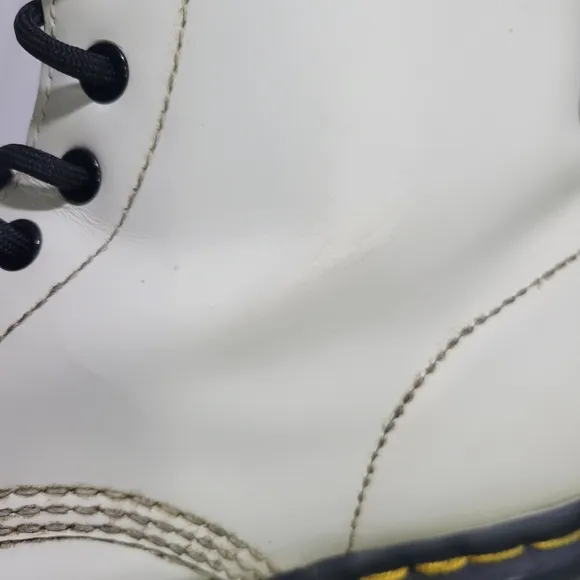 Dr Martens Women's 1460 Smooth White Combat Boots Size 7 Used