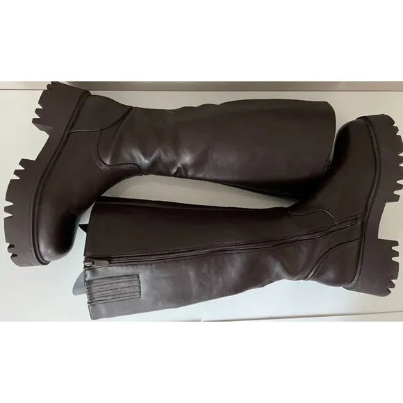 Dream Pairs faux brown smooth leather lug soled boots. Size 8.5.