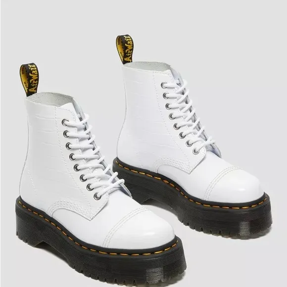 ❤️❤️DR.Martens SINCLAIR PATENT CROC EMBOSS PLATFORM BOOTS size 7❤️❤️