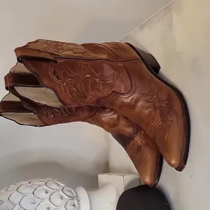 Durango Boots SZ 8M
