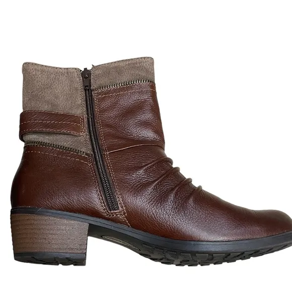 Earth Origins Dolly Leather Pig Suede Brown Heeled Bootie 00s Y2K Boots (size 9)
