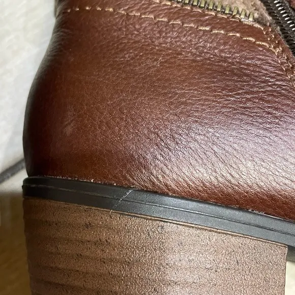 Earth Origins Dolly Leather Pig Suede Brown Heeled Bootie 00s Y2K Boots (size 9)