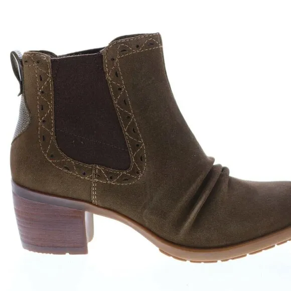 Earth Suede Denali Aspect Boots  Brown Size 10 New in Package