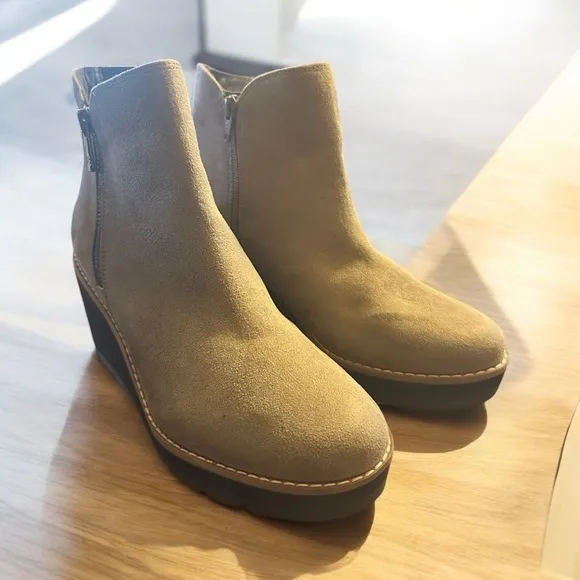 Easy Spirit Jayda Wedge Booties - Taupe - Size 7