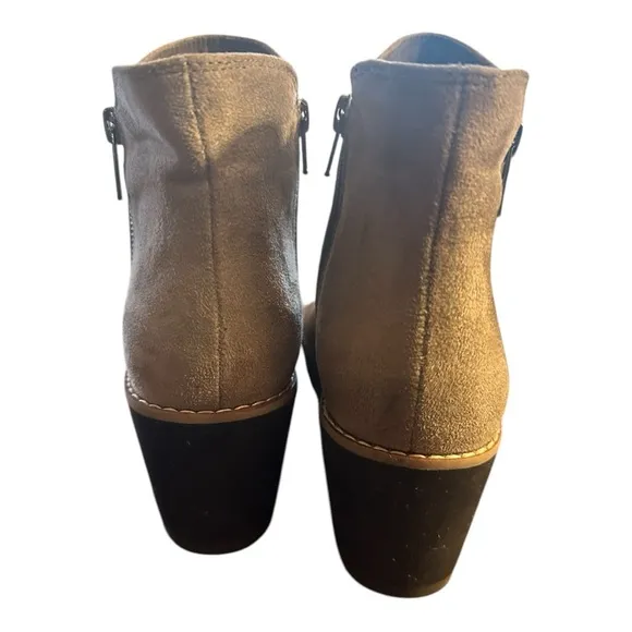 Easy Spirit Jayda Wedge Booties - Taupe - Size 7