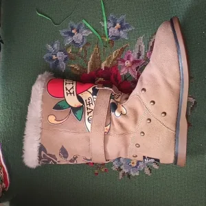 Ed Hardy Size 7 Boots Suede And Faux Fur  &quot;Love Kills Slowly&quot;