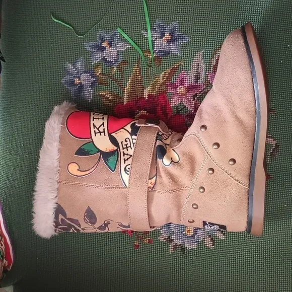 Ed Hardy Size 7 Boots Suede And Faux Fur  &quot;Love Kills Slowly&quot;