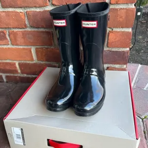 EEUC Short Adjustable Hunter Black Rain Boots, Black Gloss, Size 9