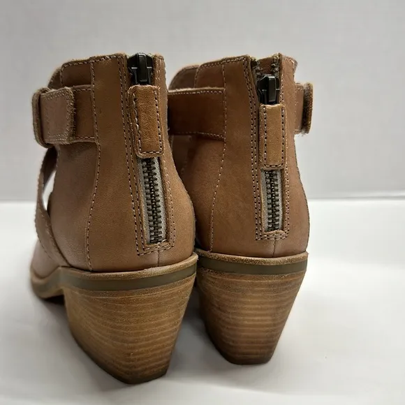 Eileen Fisher Derby Booties Short Ankle Boots Cross Strap Italian Leather 7.5
