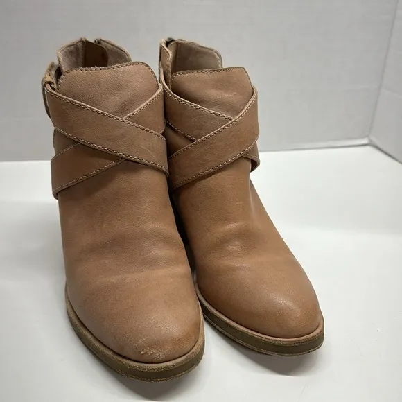 Eileen Fisher Derby Booties Short Ankle Boots Cross Strap Italian Leather 7.5