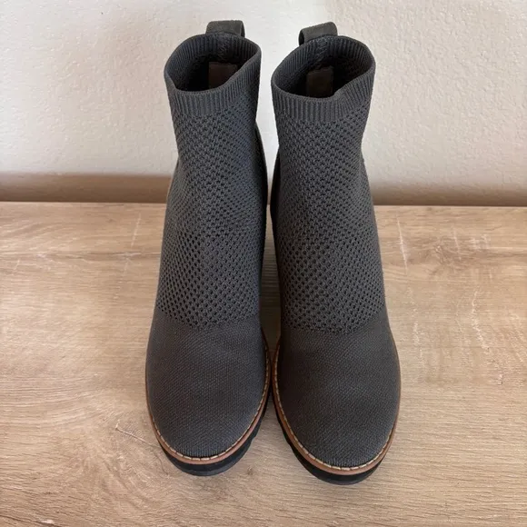 Eileen Fisher London Stretch Knit Wedge Booties in Graphite Size 6.5