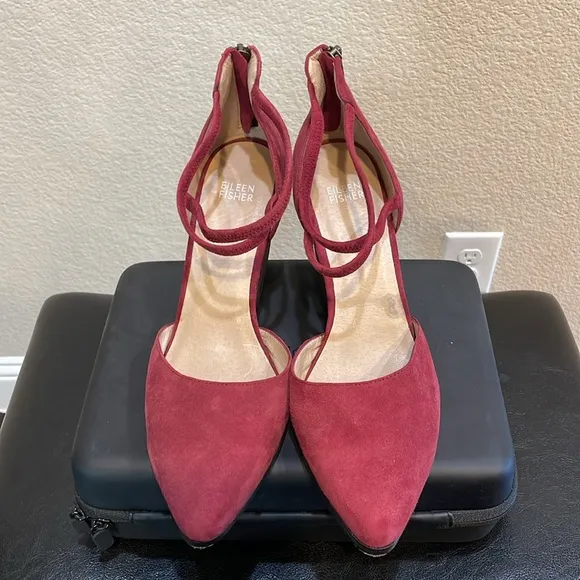 Eileen Fisher Tilda Red Stacked Heel Pumps Size 10