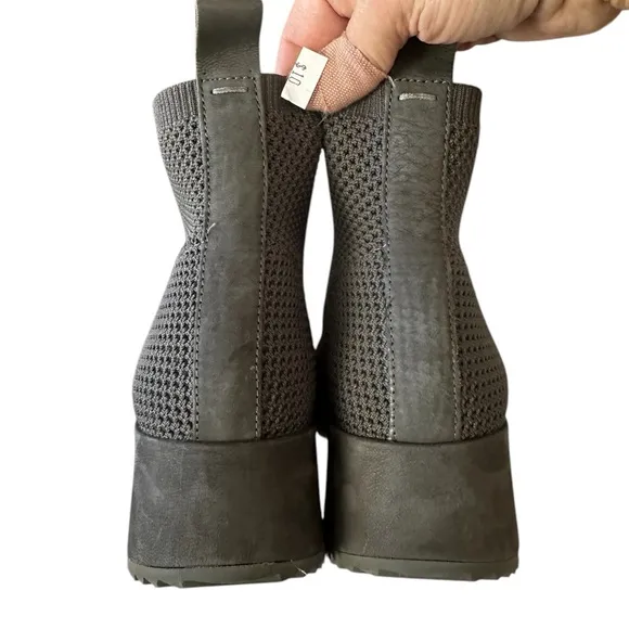 Eileen Fisher Women Platform Mars Graphite Black Boots Size 8 comfy minimalist