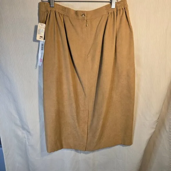 ELISABETH Liz Claiborne Suede Pencil Skirt | Camel | Size 16/18 0346
