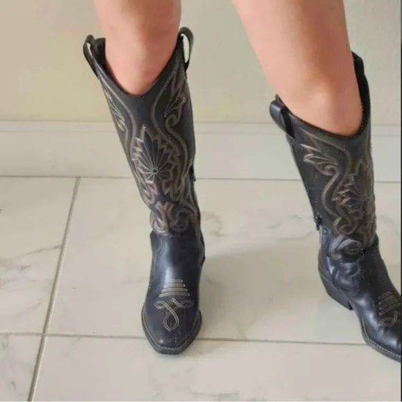 🤠EMBROIDERED WESTERN BOOTS
