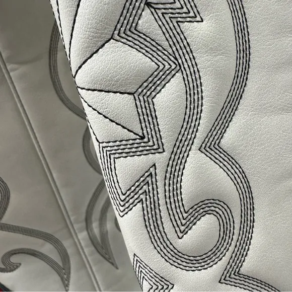 🤠EMBROIDERED WESTERN BOOTS