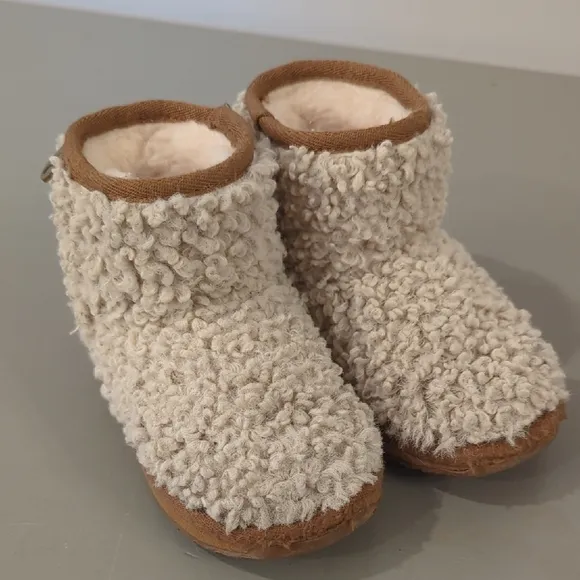 EMU Australia Kids Wallaby Mini Teddy Deluxe Wool EMU Boots size 8