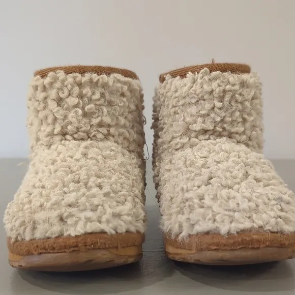 EMU Australia Kids Wallaby Mini Teddy Deluxe Wool EMU Boots size 8