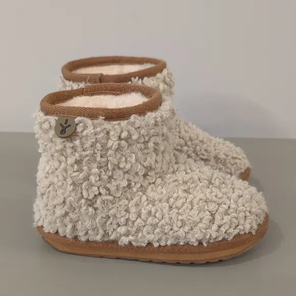 EMU Australia Kids Wallaby Mini Teddy Deluxe Wool EMU Boots size 8
