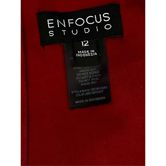 Enfocus Studio Women's Round Neck Cap Sleeve Ruched Flower Sequence Chiffon Form