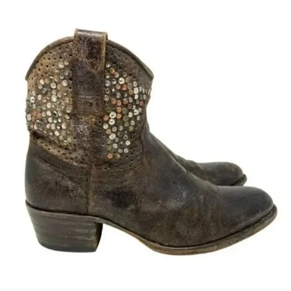 EUC Frye Deborah Distressed Leather Metallic Studded Short Western Boots Size 7