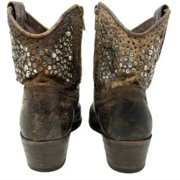 EUC Frye Deborah Distressed Leather Metallic Studded Short Western Boots Size 7