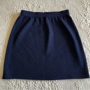 EUC St John Collection blue Santana knit short skirt