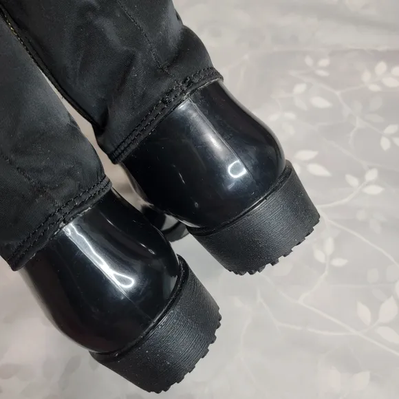 EUC Tommy Hilfiger Black Knee High Length Rain Snow Winter Boots Faux Fur 7M‎