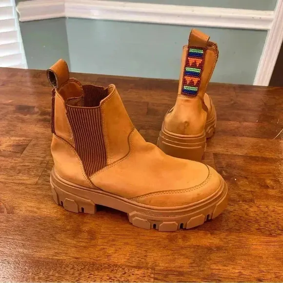 Farm Rio Anthropologie Lug Sole Chelsea Boot tan size 6