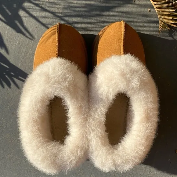 Faux Fur Mini Slipper Platform Boots in Chestnut Brown Women’s size 37 / US 6.5
