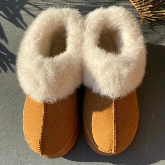 Faux Fur Mini Slipper Platform Boots in Chestnut Brown Women’s size 37 / US 6.5