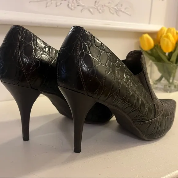 Fierce Vintage Talbots Crocodile Embossed Heels