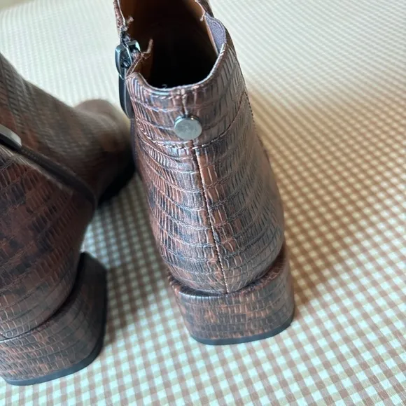 FRANCO SARTO &quot;Nico&quot; boot in Espresso Snake Print short boots booties. Size 6