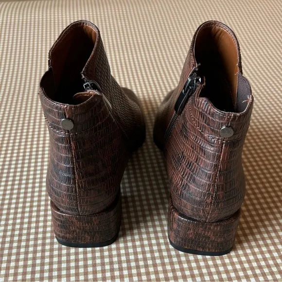 FRANCO SARTO &quot;Nico&quot; boot in Espresso Snake Print short boots booties. Size 6