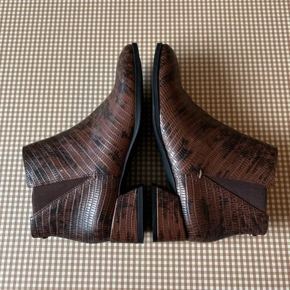 FRANCO SARTO &quot;Nico&quot; boot in Espresso Snake Print short boots booties. Size 6