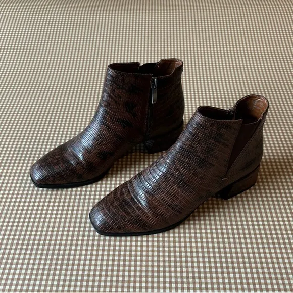 FRANCO SARTO &quot;Nico&quot; boot in Espresso Snake Print short boots booties. Size 6