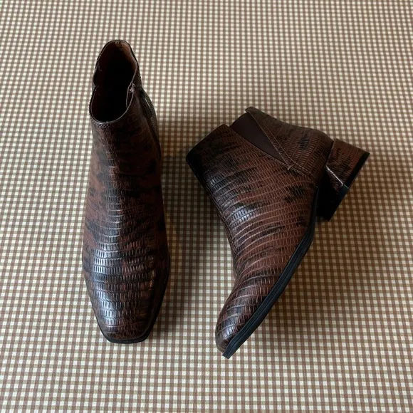 FRANCO SARTO &quot;Nico&quot; boot in Espresso Snake Print short boots booties. Size 6