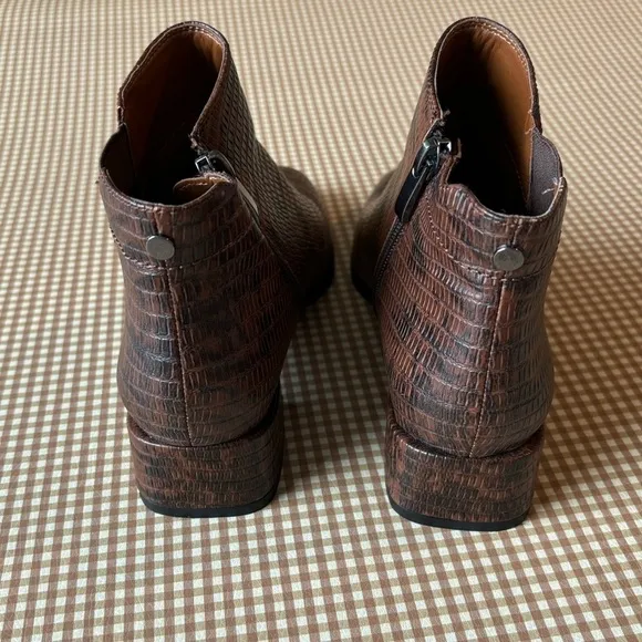 FRANCO SARTO &quot;Nico&quot; boot in Espresso Snake Print short boots booties. Size 6