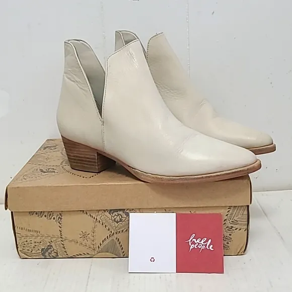 Free People Charm Double V Ankle Boot Ecru/Bone Leather Size 39.5/ US 9.…