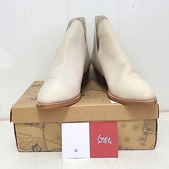 Free People Charm Double V Ankle Boot Ecru/Bone Leather Size 39.5/ US 9.…